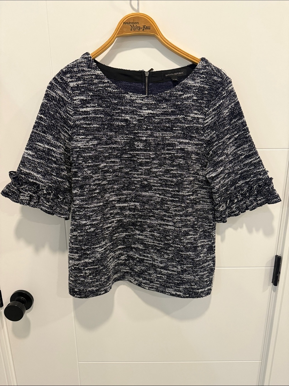 Banana Republic Navy & White Marled Ruffle Sleeve Knit Top size medium